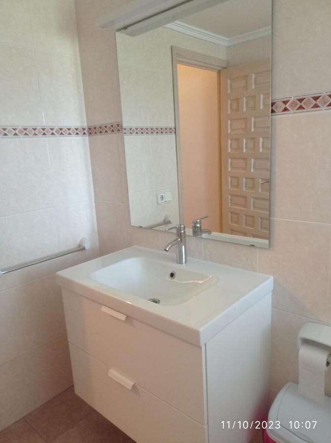 Apartamento Illa Blanca Es Pujols Luaran gambar