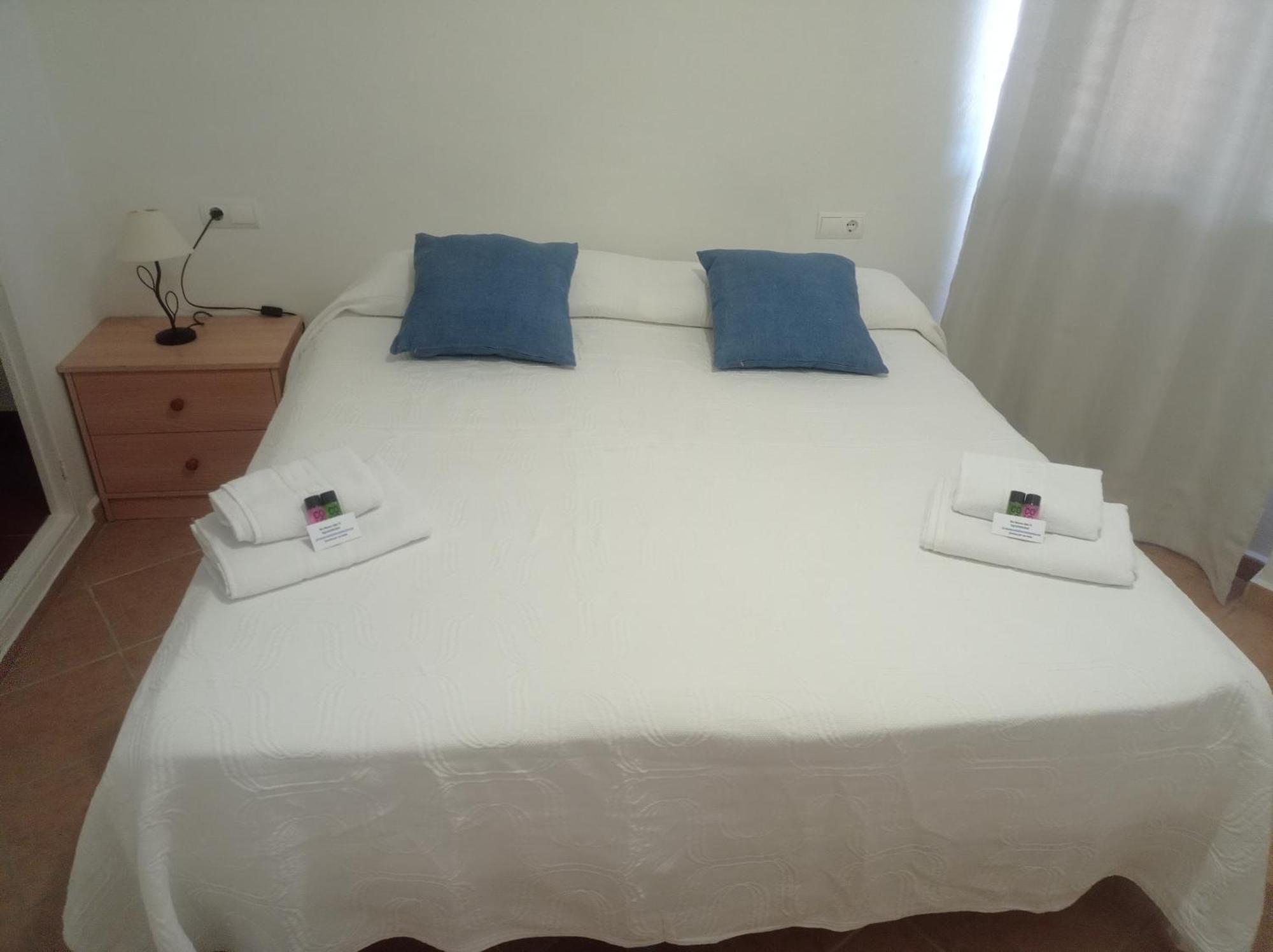 Apartamento Illa Blanca Es Pujols Luaran gambar